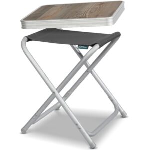 2 in 1 faltbarer Campinghocker mit Tischplatte aus MDF und stabilen Aluminiumbeinen für Outdoor-Aktivitäten wie Camping, Picknick und Angeln.