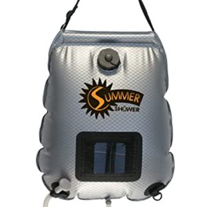 Advanced Elements Uni Solardusche für Erwachsene in Silber und Schwarz mit 5 Gallon Kapazität, ideal für Camping und outdoor Aktivitäten