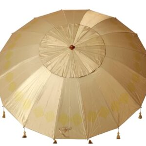 Beige Atosa Strandschirm mit einem Durchmesser von 220 cm aus Aluminium, im orientalischen Stil mit dekorativen Fransen, ideal für den Garten und Strand.