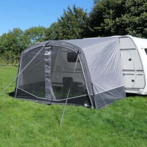 Aufblasbares Sonnenvordach Otranto Air 380 x 250 cm, idealer Sonnenschutz für Wohnwagen und Wohnmobil in wunderschöner Naturumgebung.