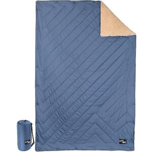 BERGTIGER GMIATLI 3in1 Outdoor Decke in Mittelblau und cremefarben mit wasserabweisendem Material und flauschiger Sherpa-Seite, ideal für Camping und Reisen.