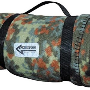 BW Fleece Decke Polarfleece im Tarnmuster, ideal für Outdoor Camping, vielseitig einsetzbar und komfortabel für Menschen und Haustiere.