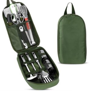 EASTSTORM Camping Küchenhelfer Set in einer wasserdichten Tragetasche, die geöffnete Tasche zeigt verschiedene Küchenutensilien wie Löffel, Wender und Scheren, ideal für Outdoor-Aktivitäten.