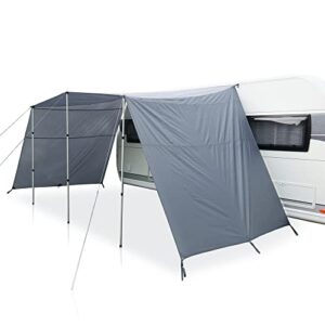 your GEAR Caravan Tarp Teramo in grauem Design, aufgestellt neben einem Wohnmobil, bietet optimalen Schutz vor Sonne und Regen beim Camping, in den Größen 250, 300 und 400 cm.