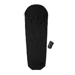 Cocoon Merinoschlafsack Mummy Liner in Schwarz aus 100% Merinowolle, ideal für warme Nächte beim Camping oder Reisen, mit kompaktem Packmaß und durchdachtem Design.