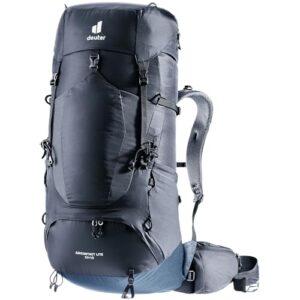 Leichter Trekkingrucksack deuter Aircontact Lite 50 + 10 in der Farbe Black-marine, ausgestattet mit mehreren Fächern und ergonomischen Tragegurten für optimalen Komfort während Wanderungen.
