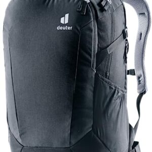 Schwarzer deuter Gigant Laptop Rucksack mit ergonomischen Schulterträgern und mehreren Fächern für optimalen Stauraum, ideal für Technik und unterwegs.