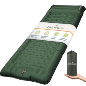 Aufblasbare Isomatte in dunklem Erdton, 12 cm dick, faltbar mit strukturierter Oberfläche und integrierter Fußpumpe für maximalen Komfort beim Camping und Outdoor-Aktivitäten.