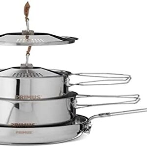 Primus Edelstahl Kochtopfset Campfire Small bestehend aus stapelbaren Töpfen mit glänzender Oberfläche, ideal für Outdoor-Kochen.