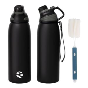 Moderne Edelstahl Trinkflasche mit magnetischem Deckel in mattem Schwarz, geeignet für Sport, Schule und Outdoor-Aktivitäten. Auslaufsicher und BPA-frei, erhältlich in verschiedenen Größen.