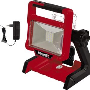 Einhell Akku-Lampe TE-CL 18/2000 LiAC mit rotem und schwarzem Gehäuse, schwenkbarem Leuchtkopf und ergonomischem Griff, ideal für Innen- und Außenanwendungen.
