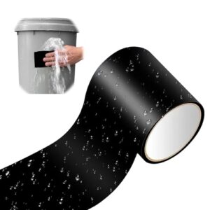 Hugfads extrem starkes, wasserbeständiges Klebeband in der Anwendung, ideal für Reparaturen an Pools, Zelten und Teichen mit glänzender Oberfläche und Wassertropfen.