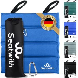 Faltbares Iso-Sitzkissen in Blau, 35x35cm, geeignet für Outdoor Aktivitäten wie Wandern, Angeln und Camping, mit Tragetasche und Karabinerhaken für einfache Befestigung am Rucksack.