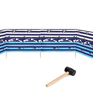 Garronda Strand Windschutz mit Streifen- und Haifischmuster, 6 Meter lang, idealer Sicht- und Windschutz am Strand, inklusive Gummihammer für einfache Montage.