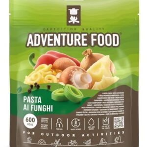 Verpackung der gefriergetrockneten Mahlzeit mit Nudeln, Käse und Pilzen, ideal für Outdoor-Aktivitäten und schnelle Zubereitung.