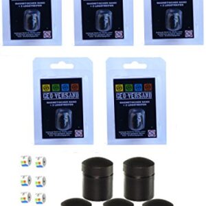 Set von fünf schwarzen magnetischen Nano-Behältern für Geocaching, inklusive zehn wasserfesten Logstreifen zur Dokumentation von Funden.