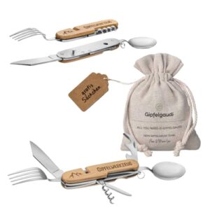 Gipfelgaudi All-in-One Camping Besteck aus rostfreiem Edelstahl und Holz, ideal für Outdoor-Aktivitäten wie Wandern und Picknicken, platzsparend und nachhaltig.
