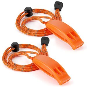 Zwei orangefarbene Notfallpfeifen mit Lanyard, ideal für Outdoor-Aktivitäten wie Kajakfahren, Wassersport und Camping, bieten hohe Lautstärke und Sichtbarkeit.