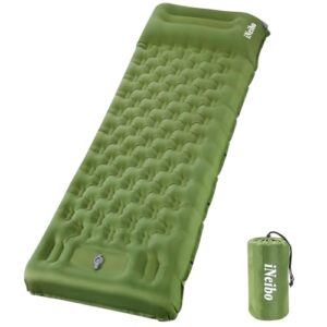 iNeibo selbstaufblasende Isomatte in olivgrün, ideal für Camping und Outdoor-Aktivitäten, mit erhöhtem Kopfbereich und rutschfester Oberfläche.