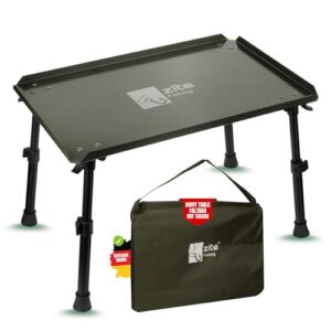 Klappbarer Angeltisch mit Höhenverstellung für Karpfen-Angler, ausgestattet mit stabilen Teleskopbeinen und Tragetasche, ideal für Camping und Outdoor-Aktivitäten.