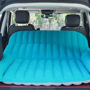KMZ SUV Luftmatratze im Kofferraum eines Fahrzeugs, ideal für Camping und Reisen, zeigt beflockte Oberfläche und intelligentes Design für maximalen Komfort.