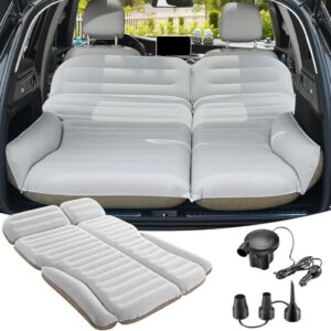 Aufblasbare SUV Luftmatratze mit doppelter Beflockung im Innenraum eines Fahrzeugs, ideal für Camping und Reisen, inklusive Zubehör wie elektrischer Luftpumpe.