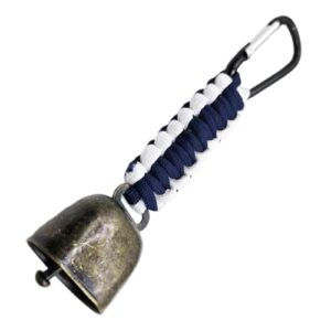 Super laute Karabiner-Kuhglocke zum Wandern, ideal für Outdoor-Abenteuer und um Bären zu vermeiden, mit einem geflochtenen Band in Blau und Weiß.