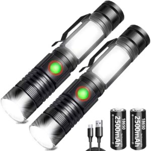 Set von zwei extrem hellen LED Taschenlampen mit 2000 Lumen, 2500 mAh Akkus und USB-Ladekabel, geeignet für Outdoor-Aktivitäten und Notfälle.