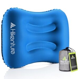 Aufblasbares Campingkissen in Dunkelblau mit ergonomischer Form, ideal für Reisen, Camping und Outdoor-Aktivitäten.