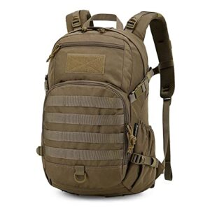 Mardingtop 25L Militär Rucksack in Olivgrün mit mehreren Fächern und MOLLE-System, ideal für Outdoor-Aktivitäten wie Wandern und Radfahren.