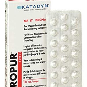 Packung der Micropur Forte MF 1T - 100 Tabletten zur Wasserdesinfektion für Reisen, zeigt die Blisterverpackung und Dosierungsanweisungen.