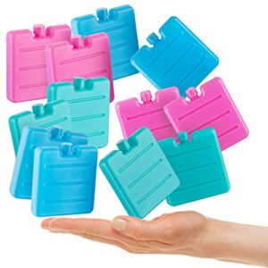 12er Set Mini Kühlakkus in pink, hellblau und türkis, perfekt für Kühltaschen und Brotdosen, gehalten von einer Hand