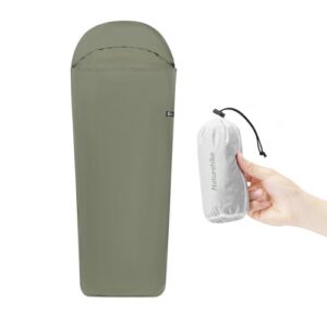 Ultraleichter Hüttenschlafsack Liner in olivgrün, ideal für Backpacking und Camping, zusammen mit einem kompakten Transportbeutel für einfache Aufbewahrung.
