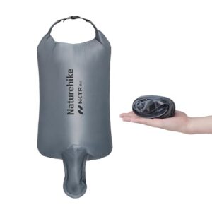 Naturehike Pumpsack Roll Top zur hygienischen und praktischen Nutzung beim Camping, ideal für Schlafmatten und aufblasbare Luftmatratzen.