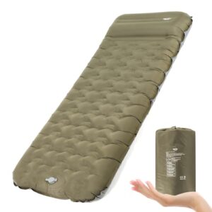NIKYPJ selbstaufblasende Isomatte mit 12 cm Dicke, ideal für Camping, Wandern und Outdoor-Aktivitäten, präsentiert in einem gedeckten Olivgrün mit strukturierten Kissen für zusätzlichen Komfort.