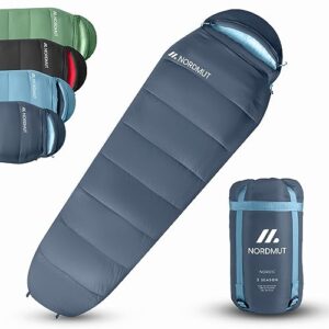 NORDMUT Schlafsack für Outdoor-Aktivitäten, ideal für Camping und Trekking, in Marineblau mit praktischer komprimierbarer Aufbewahrungstasche, für Temperaturen von -4°C bis 6°C geeignet.