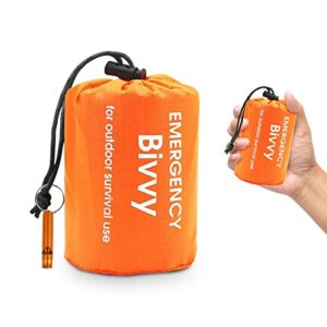 Oranger Notfall Schlafsack aus wasserfestem Material für Outdoor-Überlebenssituationen, leicht und tragbar, ideal für Camps und Notfälle.