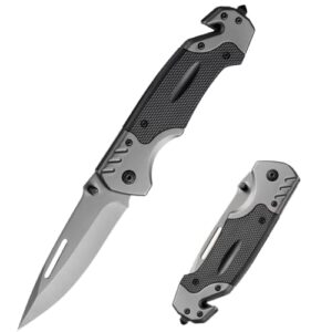 Outdoor Messer Knife und Klappmesser für Camping und Wandern, ideal für Abenteuer mit ergonomischem Griff und rustikalem Design.