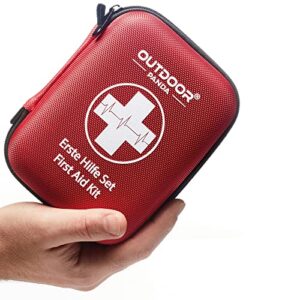 Kompaktes rotes Erste-Hilfe-Set im Taschenformat, ideal für Outdoor-Aktivitäten und Notfälle, ausgestattet mit Verbandsmaterial, Notfallbeatmungshilfe und Rettungsdecke.