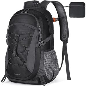 RAINSMORE 40L Wanderrucksack aus wasserdichtem Material in Schwarz, ideal für Reisen, Wandern und Outdoor-Aktivitäten mit reflektierenden Streifen für erhöhte Sicherheit.