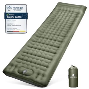 Selbstaufblasende Isomatte in Olivgrün mit strukturiertem Oberfläche für Komfort, ideal für Camping und Outdoor-Aktivitäten, inklusive handlichem Packsack.