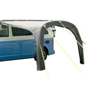 Aufblasbares Vorzelt Vika Air Van 260 an einem blauen Van, ideal für Camping und Outdoor-Aktivitäten, mit grauer Markise und gelben Spannleinen für Stabilität.