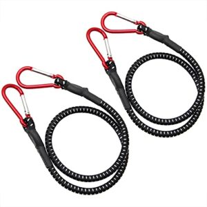 Zwei elastische Spanngummis mit roten Karabinerhaken, geeignet für die Sicherung von Gepäck und Outdoor-Equipment, mit einer Länge von 80 cm und witterungsbeständigem Material.