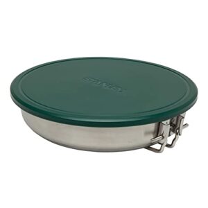 Leichtes 9-teiliges Outdoor Kampingkochset aus rostfreiem Edelstahl mit grünem Deckel, ideal für Camping und Backpacking.