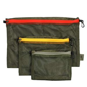 Tasmanian Tiger TT Mesh Pocket Set in Oliv mit drei unterschiedlichen transparenten Taschen zur Organisation von Ausrüstungsgegenständen in verschiedenen Größen.