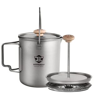 Ultraleichter Titan Camping Kaffeekocher mit 750ml Fassungsvermögen, ideal für Outdoor-Aktivitäten und Camping. Robuste und praktische Bauweise mit Filtereinsatz und klappbarem Henkel.