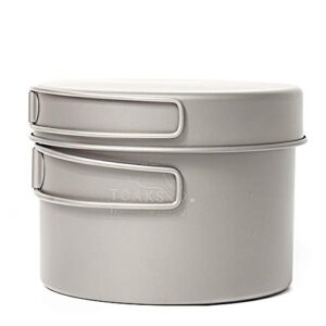 TOAKS Titan Outdoor Camping Pfanne und Topf Set in mattem Grauton, ideal für Wandern, Backpacking und Picknick, leicht und langlebig mit klappbaren Griffen.