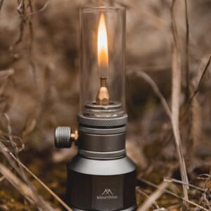 ZYWUOY Tragbare Gaslaterne für Outdoor-Aktivitäten wie Camping, Wandern und Angeln, mit leichtem Design und einstellbarer Helligkeit.