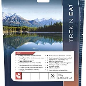 Verpackung des Trek'n Eat Deftigen Kartoffeltopfs mit Rind und Bohnen, ideal für Outdoor-Mahlzeiten. Das moderne Design zeigt wichtige Nährwerte und Zubereitungshinweise.