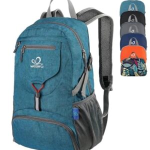 WATERFLY Ultraleicht Faltbarer Klein Rucksack in Blau, ideal für Wandern, Reisen und Freizeit mit mehreren Fächern und atmungsaktiven Schultergurten.